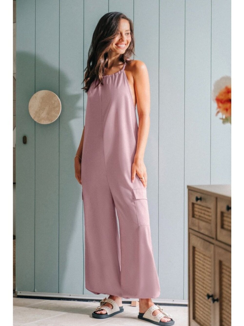 NEW Cupshe High Neck Sleeveless Loose Leg Jumpsuit - Size: Small